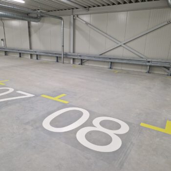 Gespoten parkeervakken